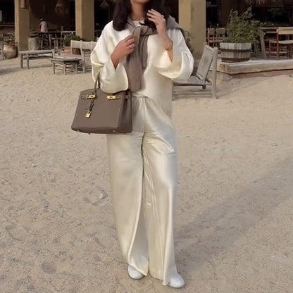 Zijdeachtige en elegante satijnen brede nek Losse bovenkant en elastische taille breedbeenbroek set